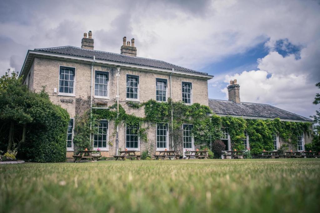 Caistor Hall: Where Roman Roots Meet Refined Norfolk Hospitality